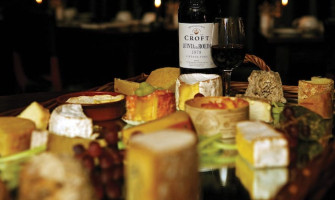 A Guide to Hosting the Perfect Cheese and Wine Party